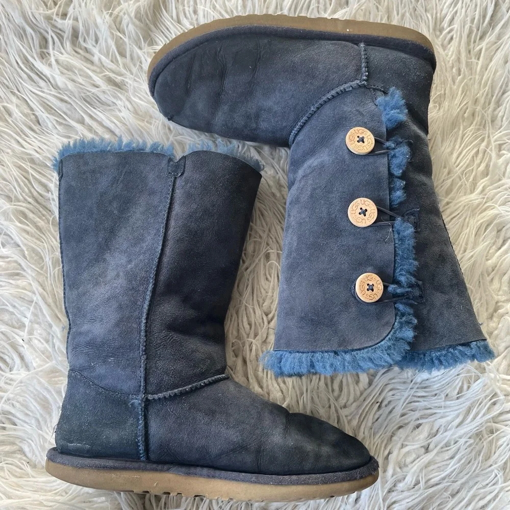 Ugg Australia Bailey Button Triplet II Navy Blue Shearling Fur Lined Boots Sz 7